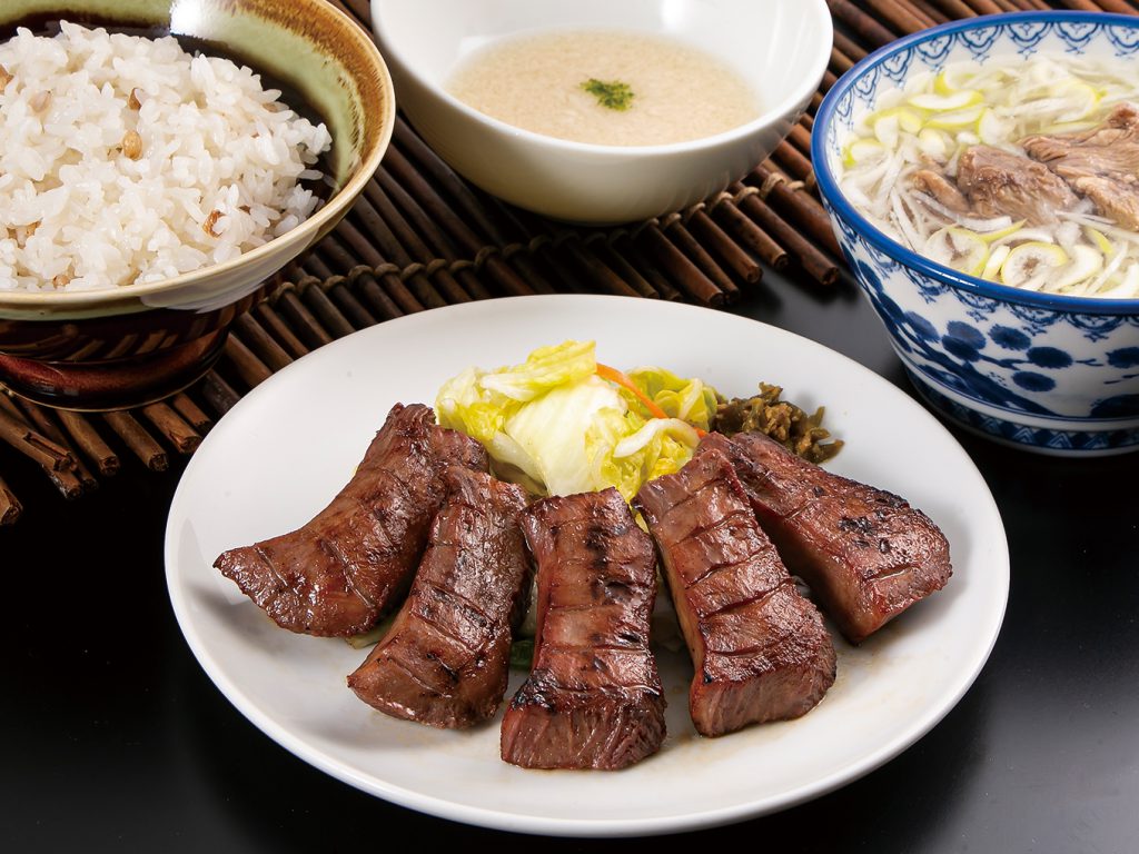 通常の2倍以上の厚み！「牛たん極太定食」を全店舗でご提供！ 肉好きにはたまらないジューシーな逸品をお見逃しなく!! | グルメ |  オーレ（ファッション、グルメ、イベント、カルチャー、おでかけ、仙台・宮城のライフスタイル最新情報）